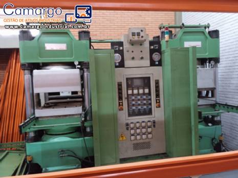 Prensa hidr�ulica dupla � v�cuo para vulcaniza��o de borracha Pan Stone
